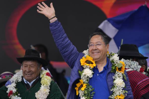 La disputa entre Arce y Morales se traslada a aniversario dividido en partido oficialista boliviano
