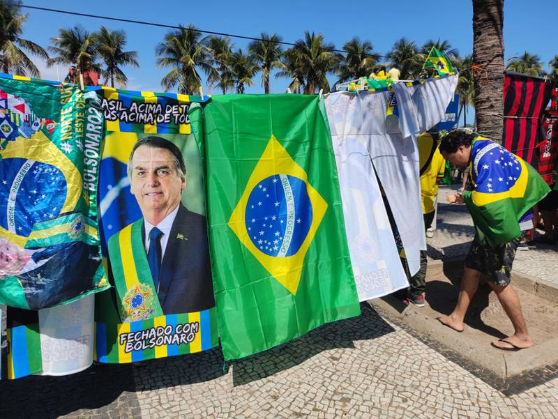 División política en Brasil por la bandera nacional y la camiseta de la  selección – Ferplei