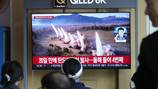 Kim Jong Un encabeza disparos de salva que simulan un contraataque nuclear contra enemigos