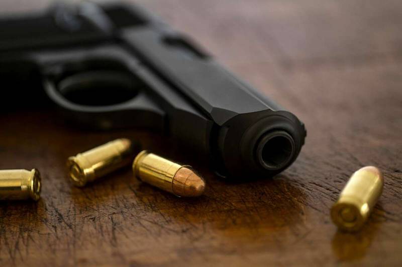 Sujeto olvidó pistola en un motel de Los Andes: quiso recuperarla y fue detenido
