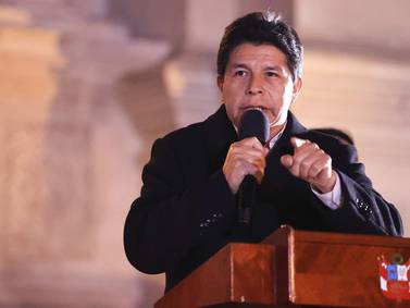 La oposición peruana asegura tener los votos suficientes para sacar adelante la moción de censura contra Castillo