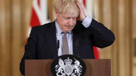 Boris Johnson insiste en no dimitir por las fiestas y pide esperar los resultados de la investigación