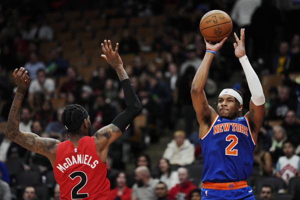 McBride logra 29 puntos por Knicks, que vapulean 145-101 a Raptors