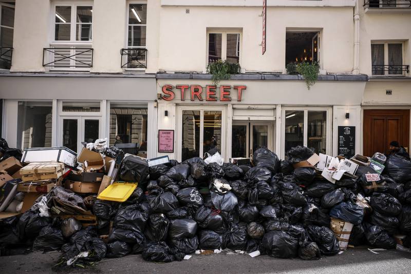 Suspenden la huelga de quema de basura en París luego de casi un mes