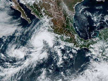 El huracán Orlene se dirige a la costa mexicana del Pacífico