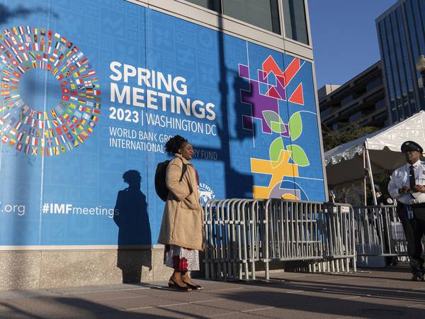 El FMI mejora su previsión para la economía mundial