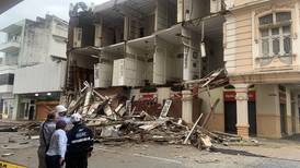 ¡Impactante! Parte de un edificio patrimonial en el centro de Guayaquil colapsó