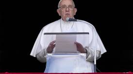 Papa Francisco rechaza señalamientos de pedofilia contra Juan Pablo II