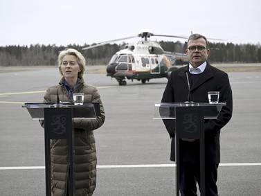 Presidenta de Comisión Europea evalúa situación de seguridad en frontera entre Rusia y Finlandia