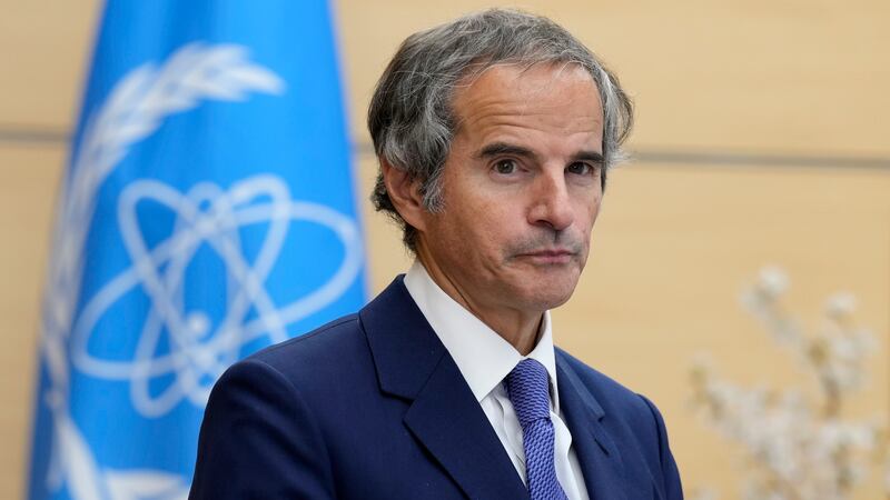 El jefe del organismo nuclear de la ONU viaja a Irán entre limitaciones para los observadores