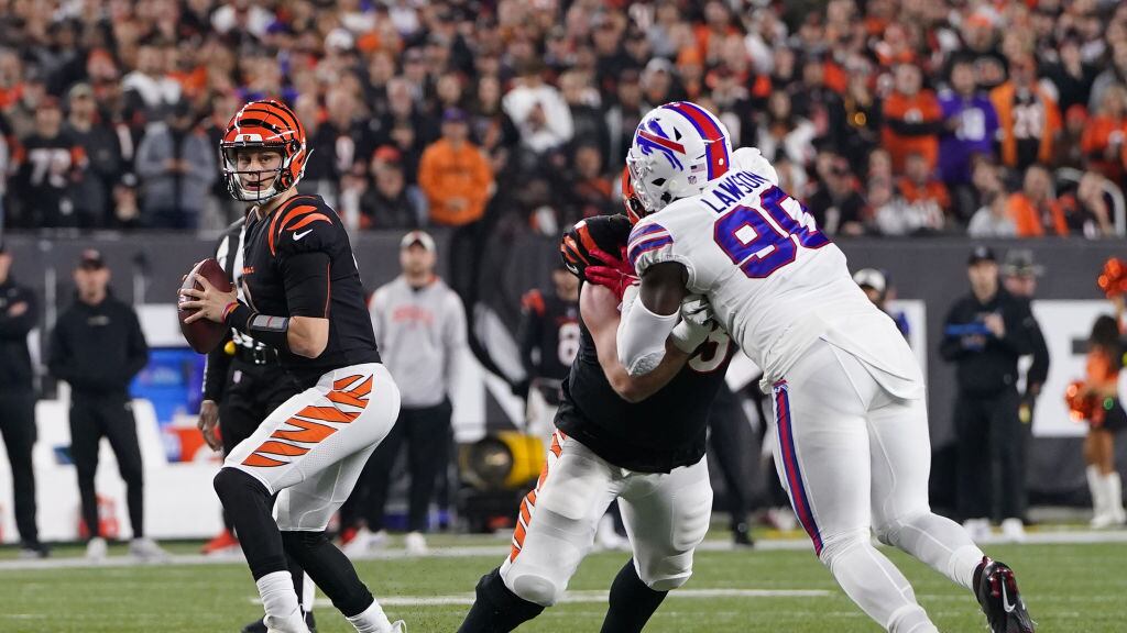 El duelo entre Buffalo Bills y Cincinnati Bengals fue suspendido por la lesión de Damar Hamlin.