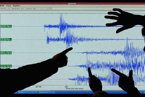 Un sismo de magnitud 6.9 sacude edificios en la Ciudad de México