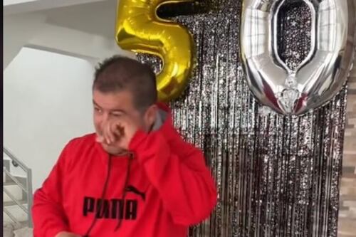 Nunca le habían celebrado el cumple y llora cuando lo sorprenden con una fiesta