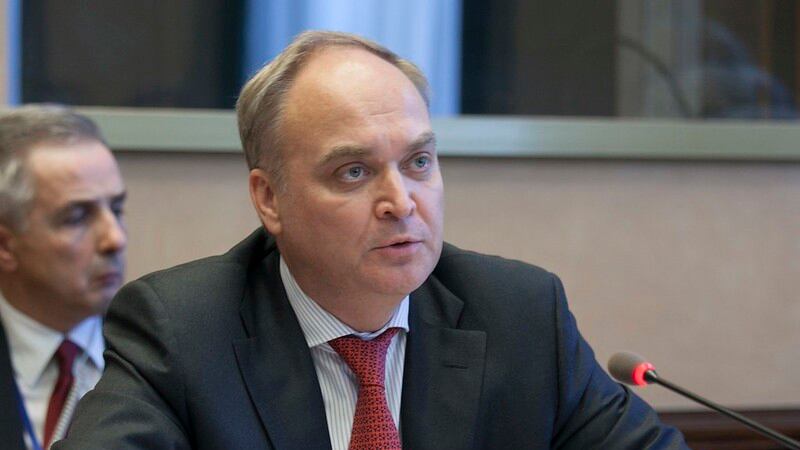 Anatoli Antonov amenazó con la destrucción de los tanques estadounidenses si deciden mandarlos a Ucrania