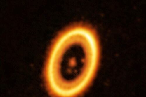 Astrónomos hallan prueba y captan imagen de dos planetas que comparten una misma órbita