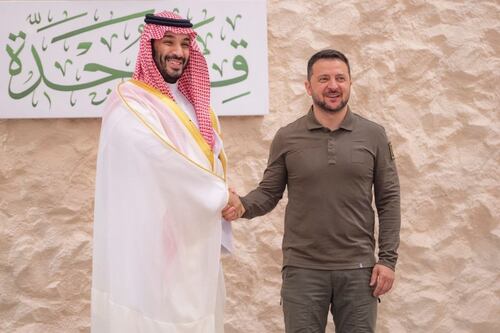 Príncipe de Arabia Saudita reiteró su disposición como mediador en la guerra en Ucrania