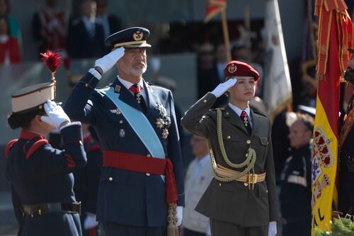 Gritos y abucheos marcan el desfile del 12 de octubre en España