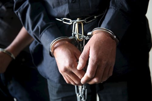 Ladrones pidieron ayuda a la policía para robar una casa