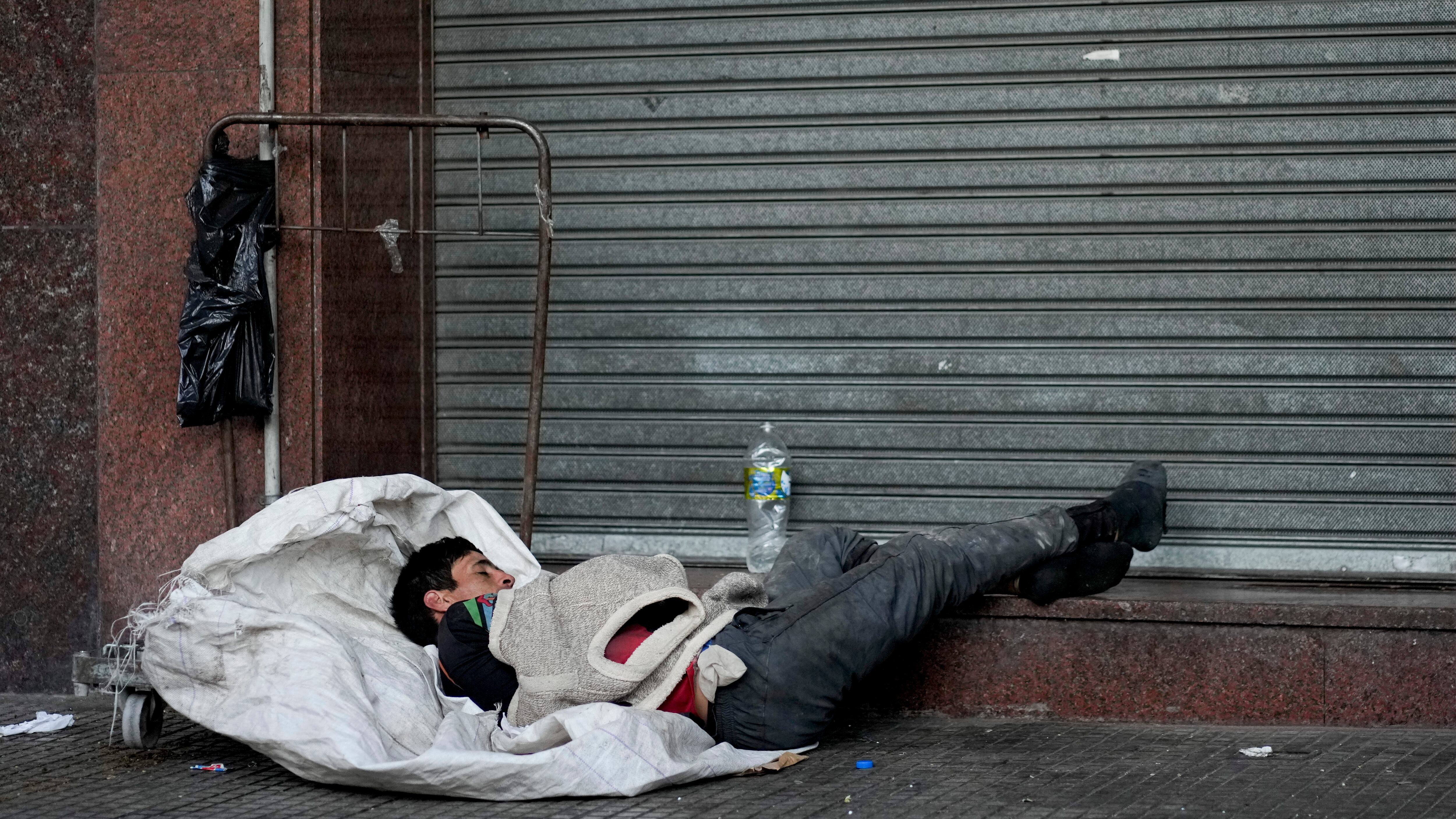 Fondo Monetario Internacional prevé caida del crecimiento financiero, futuro luce incierto