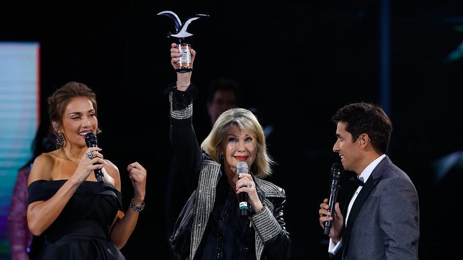 Así fue el show de Olivia Newton-John en el Festival de Viña del Mar de 2017