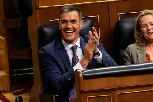 Pedro Sánchez buscará apoyo de diputados para formar próximo gobierno de España