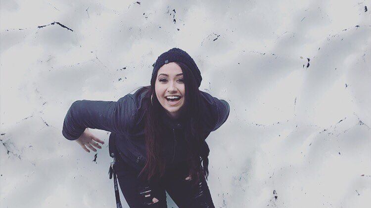 Lyndsi Johnson sufre de taquicardia postural ortostática, mejor conocido como "alergia a la gravedad"