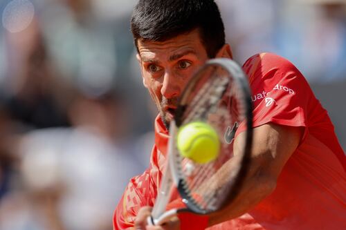 Alcaraz y Djokovic superan sin mayores sobresaltos debuts en Roland Garros