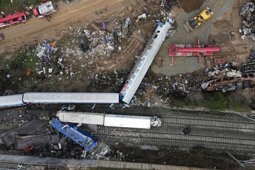 Grecia: Acusan a jefe de estación por choque de trenes