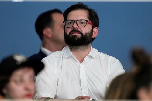 Boric recibe proyecto de nueva Constitución para Chile y convoca a un plebiscito