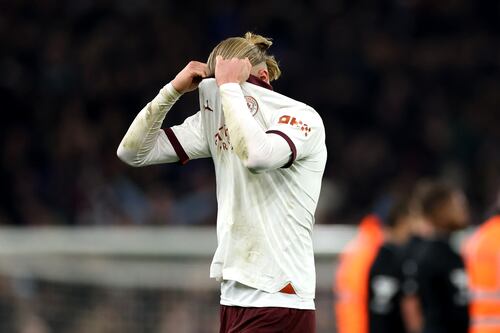 Manchester City sufre duro tropiezo ante el Aston Villa en la Premier League