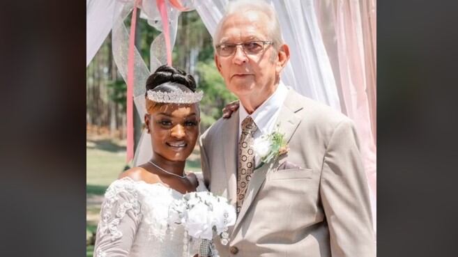 Miracles y Charles Pogue