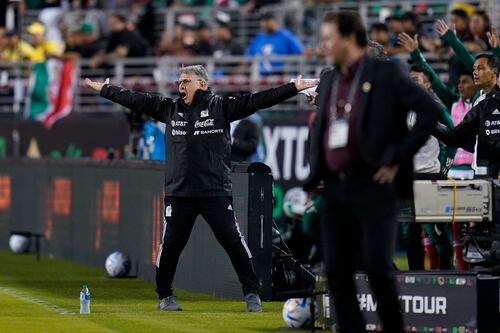 FMF condena agresión al Tata Martino
