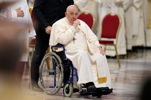 El papa Francisco no preside el vía crucis debido al frío