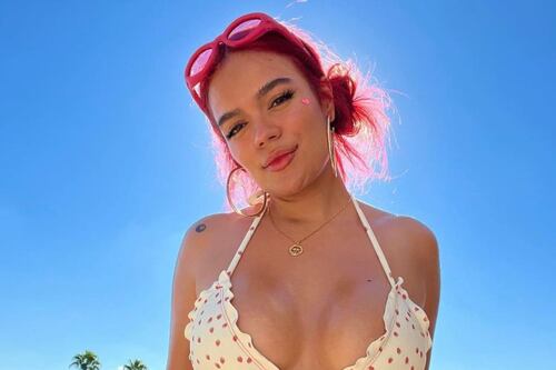 “¿Quién dijo que yo era flaquita?”: Karol G mostró orgullosa sus curvas y en redes aplaudieron