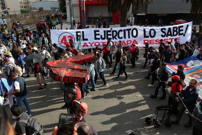 Marcha por los 8 años de Ayotzinapa