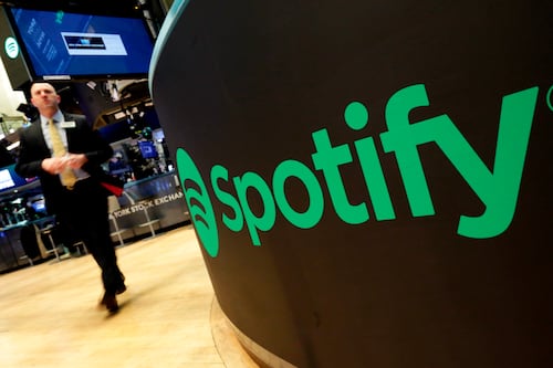 Spotify despedirá 17% de su fuerza laboral global para reducir costos
