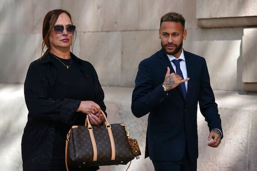 Neymar responsabiliza a su padre en pleno juicio tras su pase al Barcelona