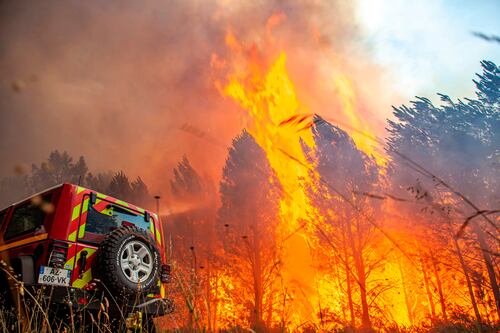 Fuertes incendios forestales en Francia y Portugal