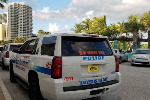 Madre amenaza con poner bomba en escuela por no permitirle recoger a su hija