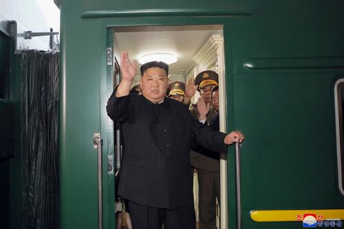 Kim Jong Un urge a mujeres “criar hijos” para contener caída de la natalidad en Corea del Norte