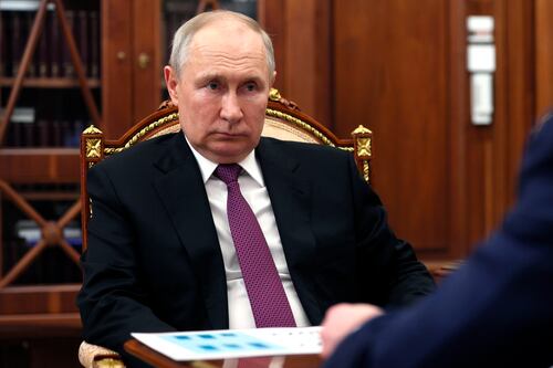 Rusia pide a sus ciudadanos extremar cuidados y les prohíbe salir del territorio ruso