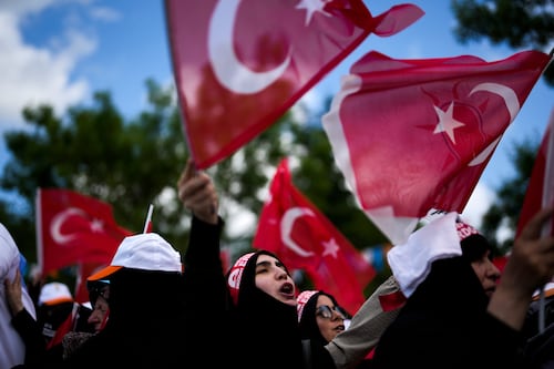 Turquía: Erdogan gana 5to mandato como presidente; extiende su gobierno a la 3ra década