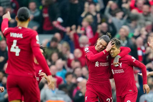 Arsenal empata 2-2 con Liverpool y abre la puerta a Man City