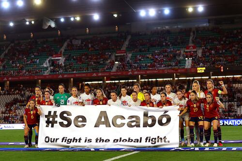 Futbolistas suizas se unen a las españolas en el lema #SeAcabó