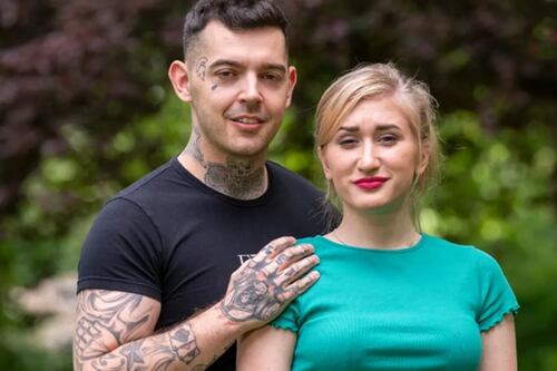 Refugiada ucraniana “rompehogares” ahora quedó en la calle: hombre que abandonó a su familia por ella la echó de la casa