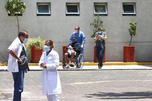 México duplica contratación de médicos cubanos tras visita del presidente Miguel Díaz