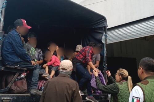 Encuentran retenidos a 491 migrantes en un predio de CDMX