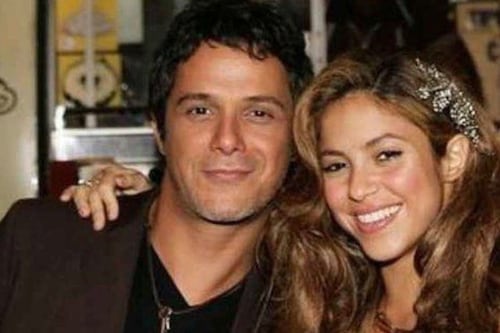 “Llévala al cielo por mí”, le dicen a Alejandro Sanz tras llegar solo a la fiesta de Shakira