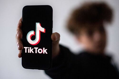 ¿Lo harán en Colombia? Dinamarca prohíbe a sus empleados usar TikTok en sus dispositivos oficiales