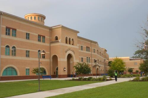 Alumnos crean falsa amenaza de tiroteo en escuela de Florida